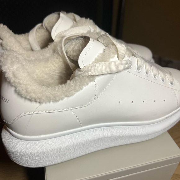 Alexander McQueen Oversized Sneakers Size 8 - Picture 5 of 8